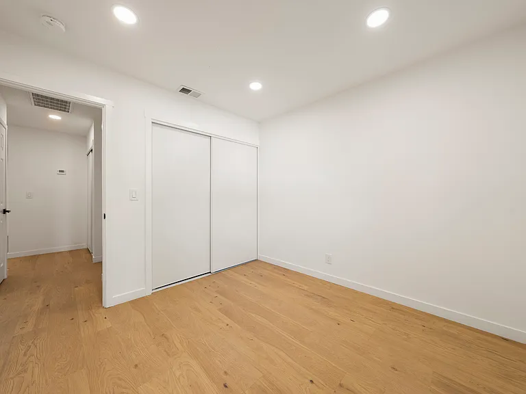 5550 E Knoll Dr — Photo 17
