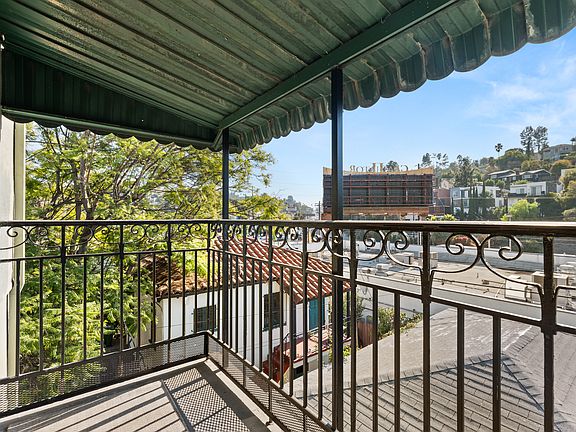3rd image of 2614 1/2 Locksley Pl