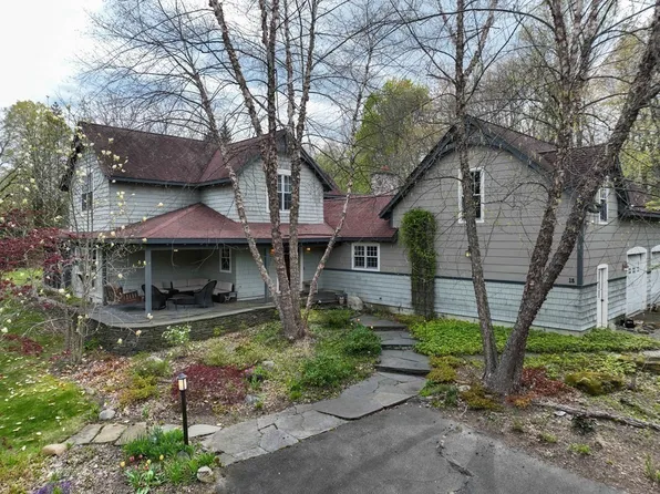 18 Evening Star Dr, Amherst, MA 01002