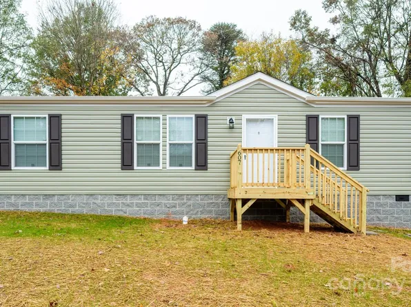 607 Stewart Ct, Statesville, NC 28677