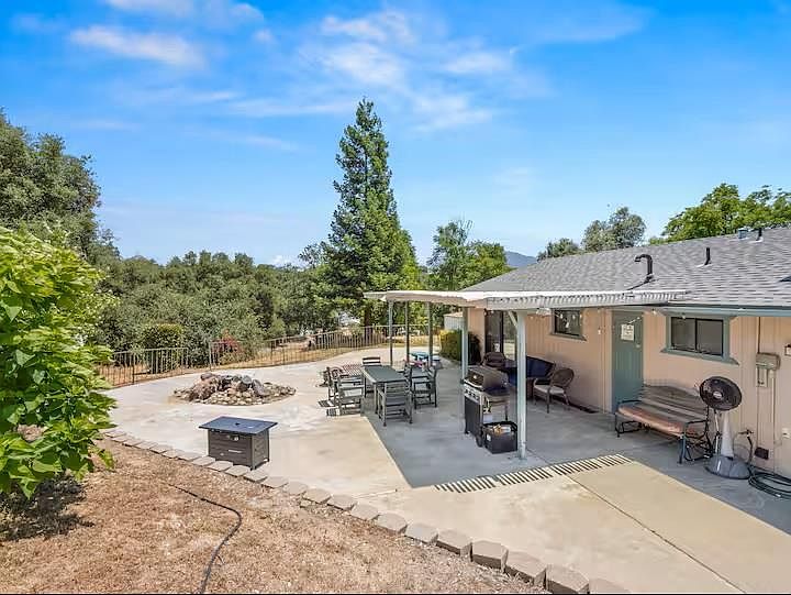 1st image of 42339 Lulang Ln