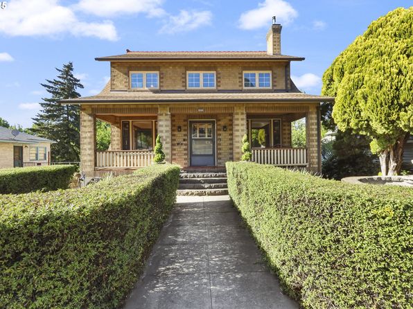 529 W 3rd Pl, The Dalles, OR 97058