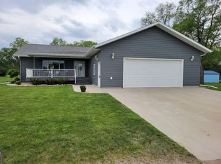 206 Dakota St, Tulare, SD 57476