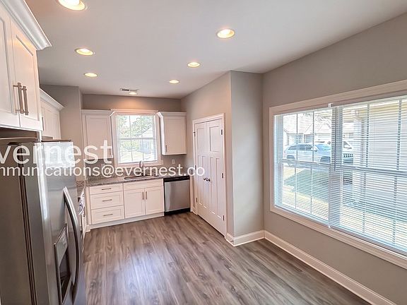 3rd image of 5322 Roosevelt Rd