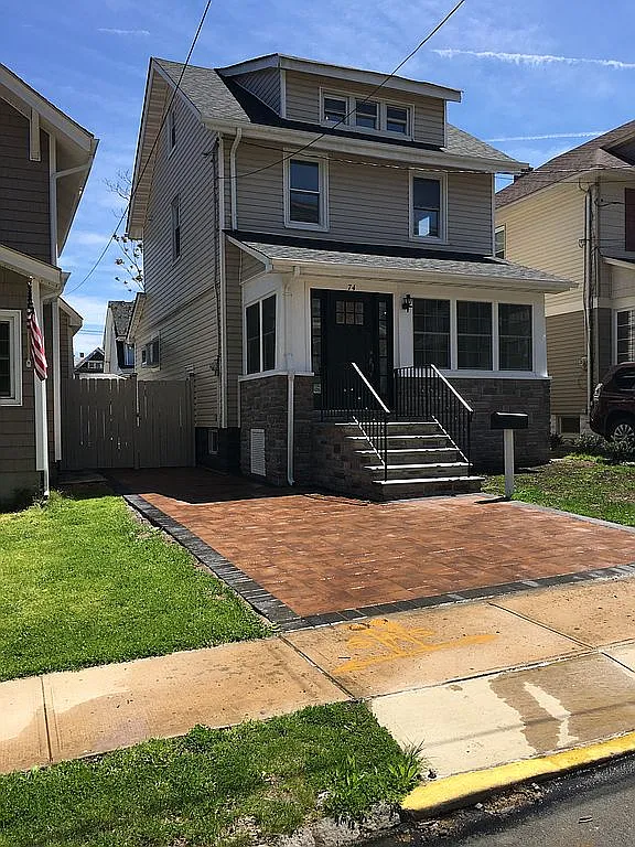74 Saint Josephs Ave photo 1