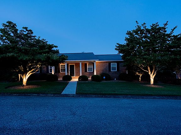 2nd image of 494 Beechwood Cir
