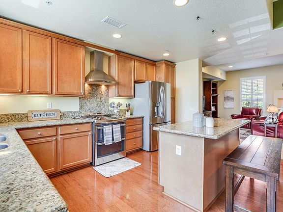 5th image of 236 San Antonio Pl