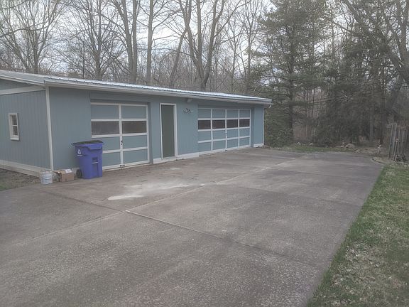 2nd image of 6805 Hinsdale St