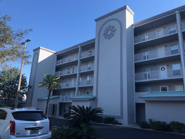 Building new painted. Property is meticulously maintained.