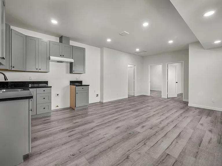 5842 Denver Ave — Photo 15