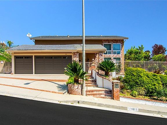 2nd image of 3818 Gleneagles Dr