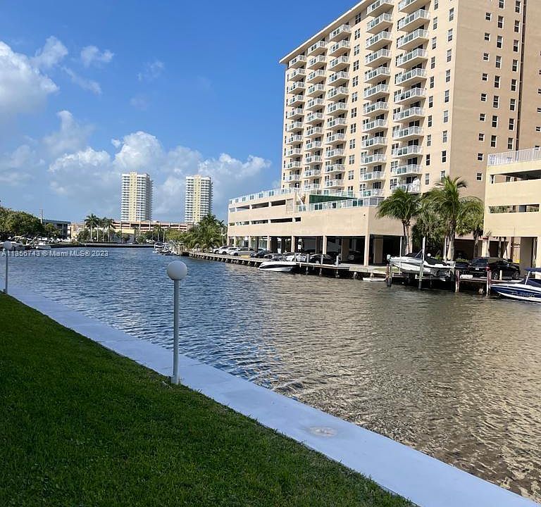 450 Paradise Isle Blvd APT 306, Hallandale Beach, FL 33009 MLS 