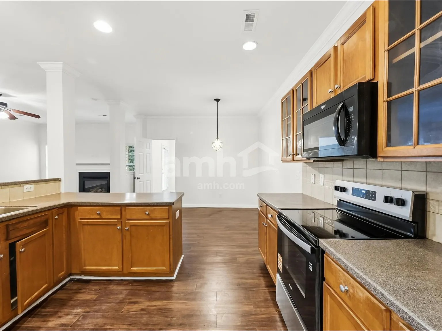 4 bed, 2.5 bath, 2746 sqft, $2,615 — Photo 3