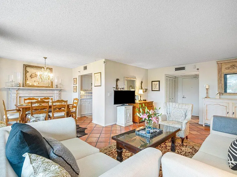 899 Jeffery St #3050 — Photo 7