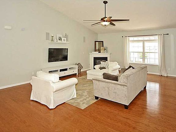 3rd image of 14216 Langham Dr