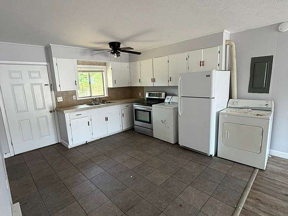 5th image of 831 Bay St #A