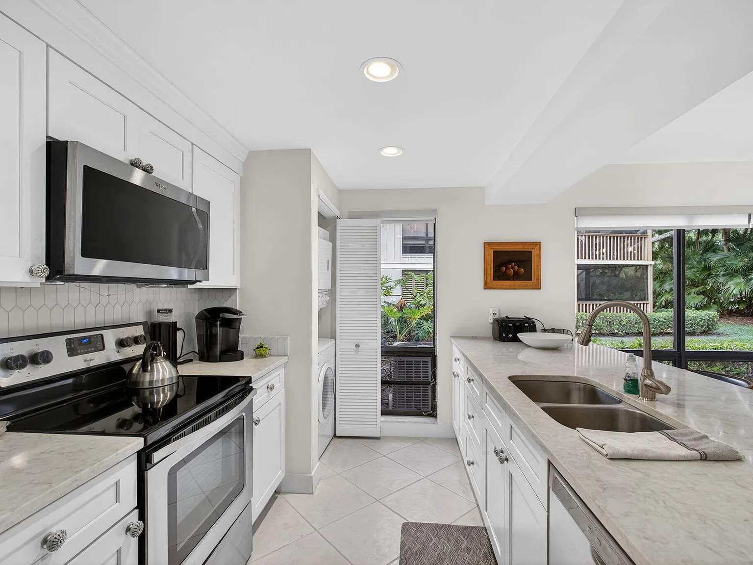 2 bed, 2.0 bath, 1366 sqft, $2,800 — Photo 1