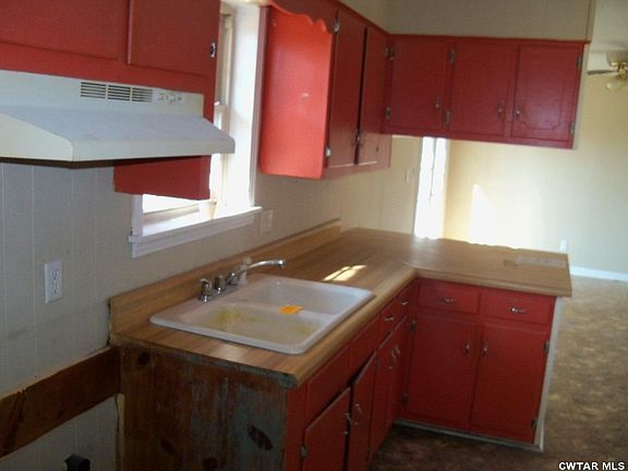 4th image of 95 Joyce St