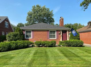 2120 Stanhope St, Grosse Pointe Woods, MI