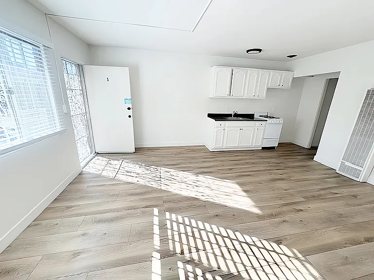 1401 S Catalina St #5 — Photo 4