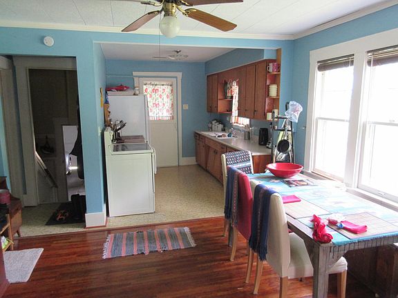 Spacious open-plan kitchen and dining area.
