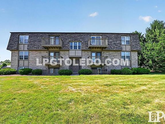 3rd image of 811 Hilltop Ln #201