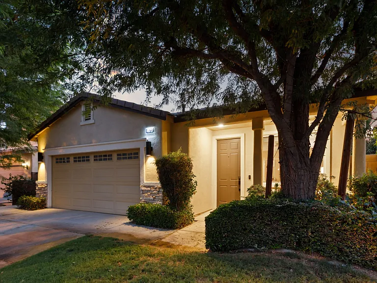 48737 Anastacia Ct — Photo 26