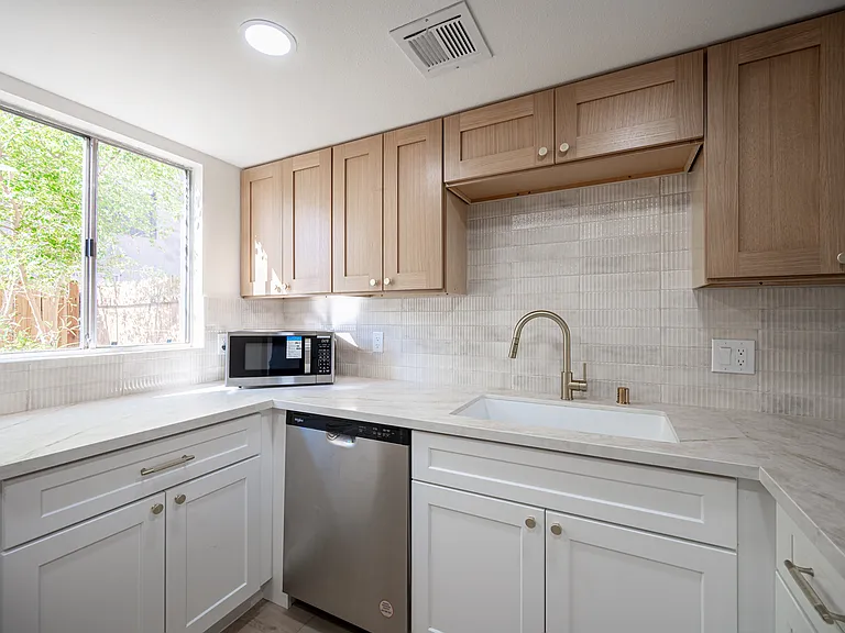 208 Bruce St #C — Photo 13