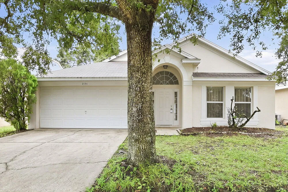 4 bed, 2.0 bath, 1871 sqft, $2,475 — Photo 1