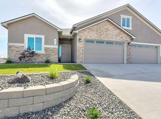 608 Troy Ave W, Richland, WA 99354