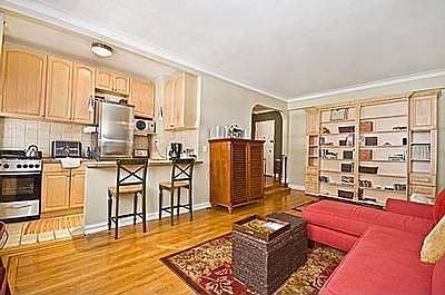 2nd image of 125 W 96th St APT 6H