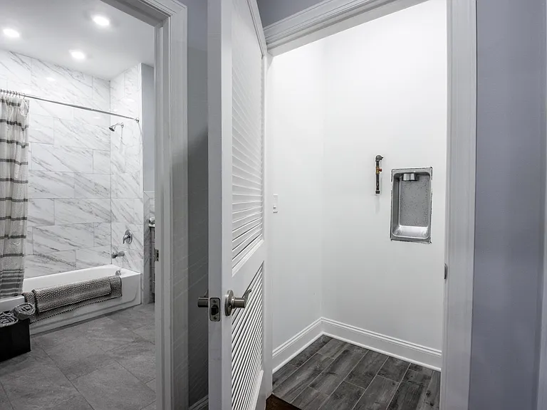 20 N Clinton St #201 — Photo 10