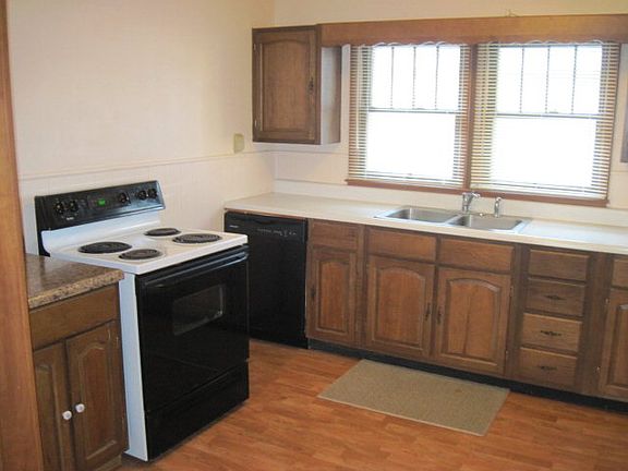 5th image of 1202 S Still St