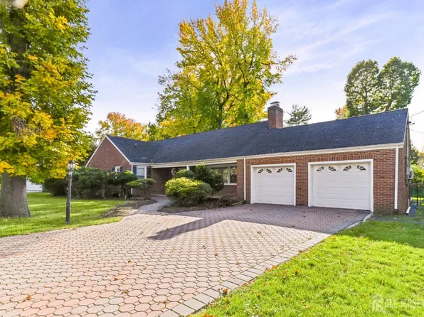 10 Dewey Dr, New Brunswick, NJ 08901