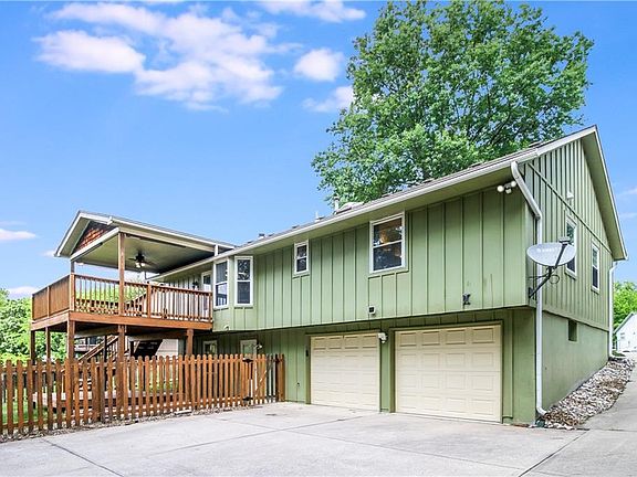 3rd image of 1912 NE Red Oak Ln