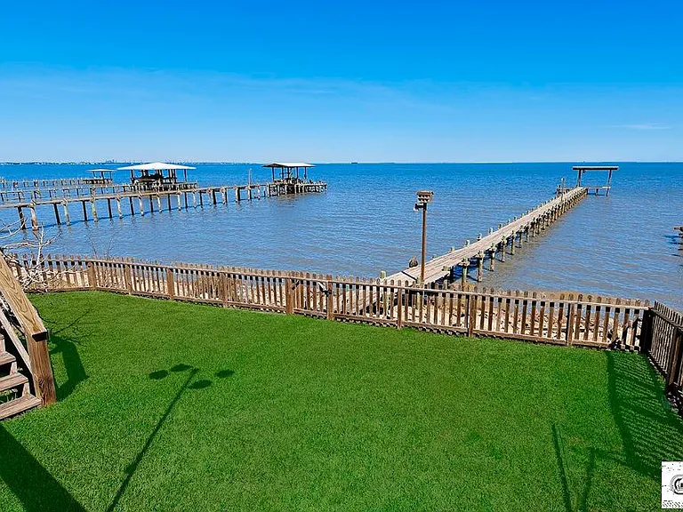 3731 Bayshore Dr — Photo 17