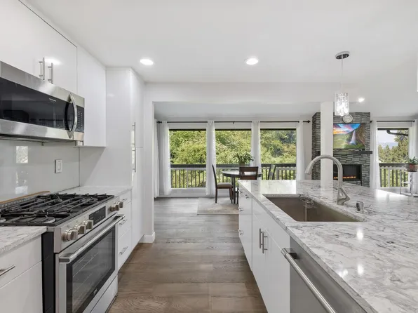 6 168th Ave NE, Bellevue, WA 98008