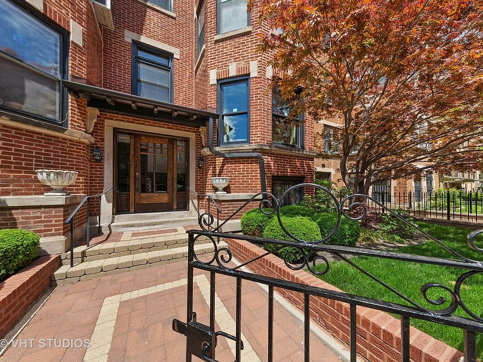 1st image of 556 W Roscoe St APT 3