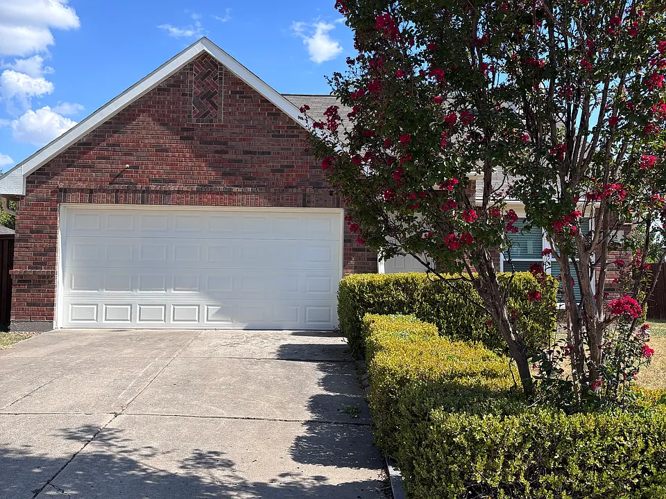 312 Willowlake Dr