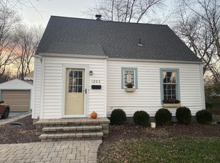 1206 Sycamore St, Crown Point, IN 46307