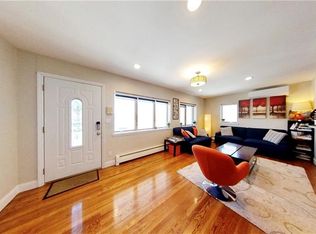 191 28th Ave #1B, Brooklyn, NY 11214
