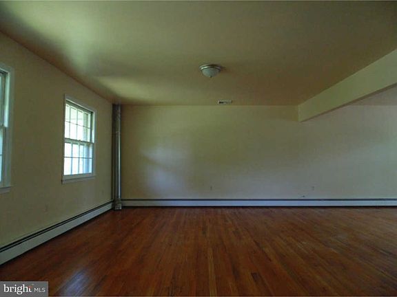 4th image of 69 Arlington Ave