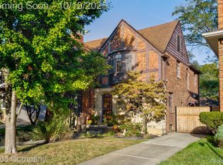 16156 Glastonbury Rd, Detroit, MI 48219