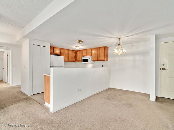 3rd image of 1111 Burlington Ave Unit 313