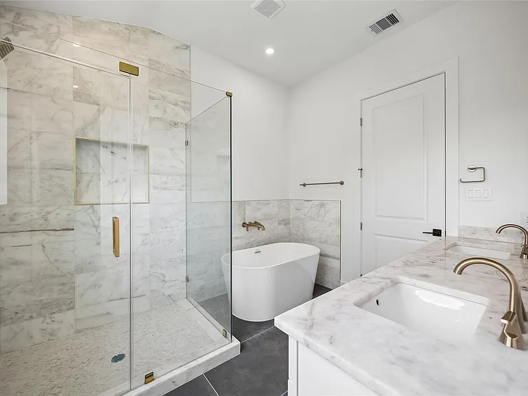 1032 W 17th St #A — Photo 21