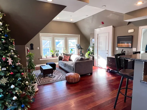 49 Elm St #3, Somerville, MA 02143
