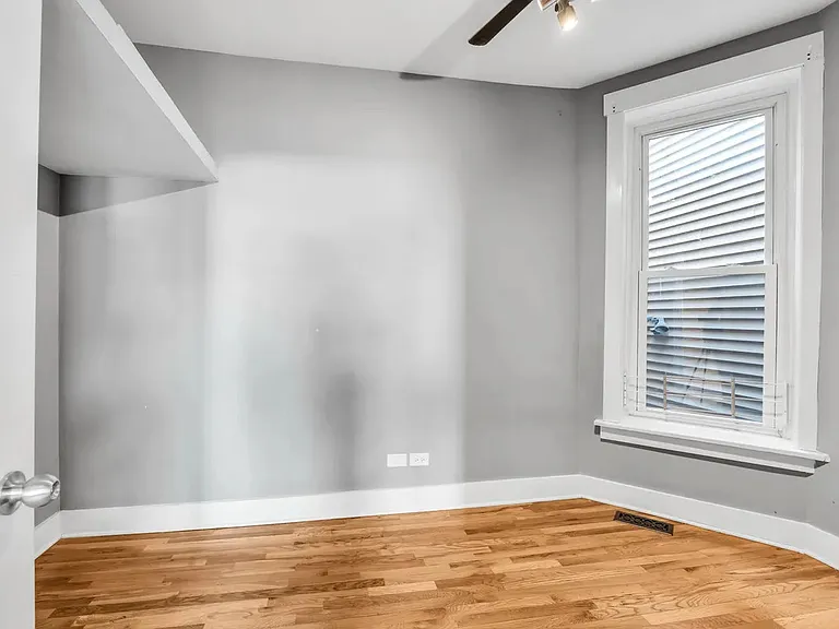 3208 W Wabansia Ave #2E — Photo 8