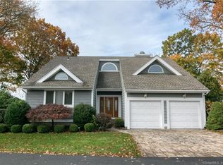 23 Linden Ave, Branford, CT 06405