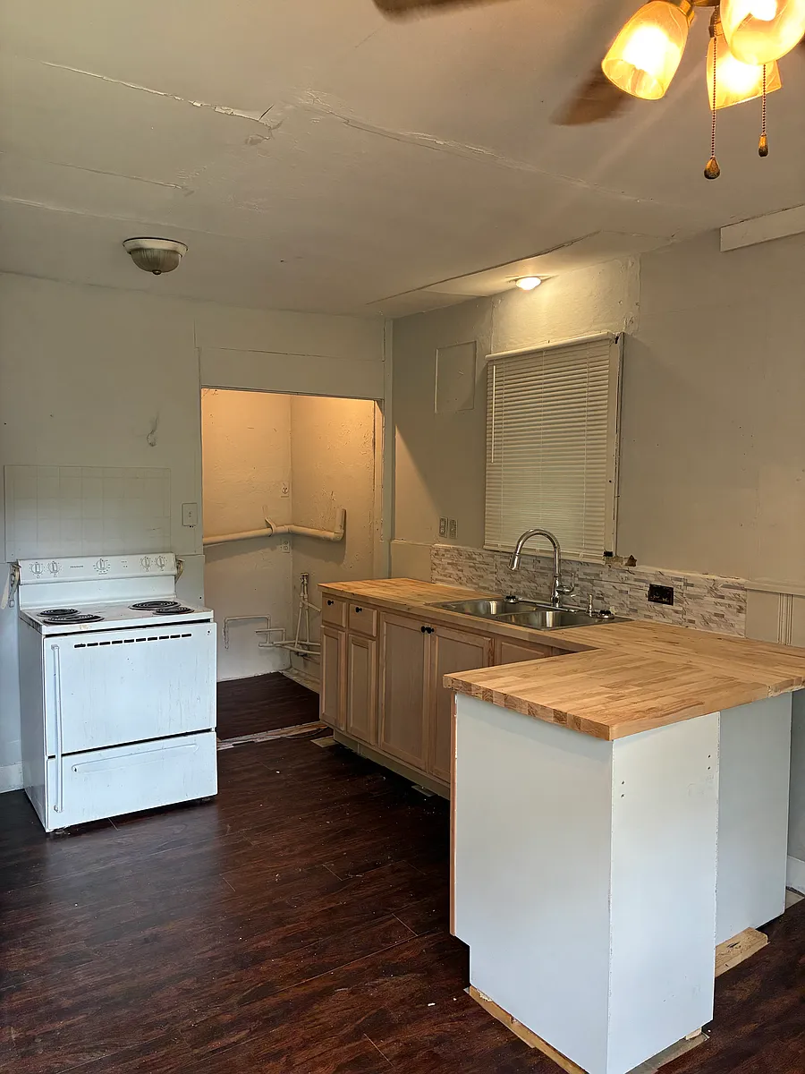 Building Photo - 3416 Downing St #A