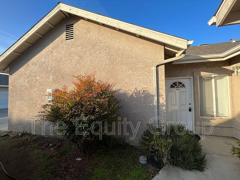 1st image of 2417 W Sunnyside Ave